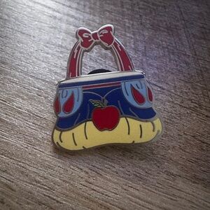 Snow White Purse Pin